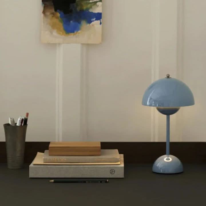 Lámpara de mesa LED moderna, inalámbrica y regulable 