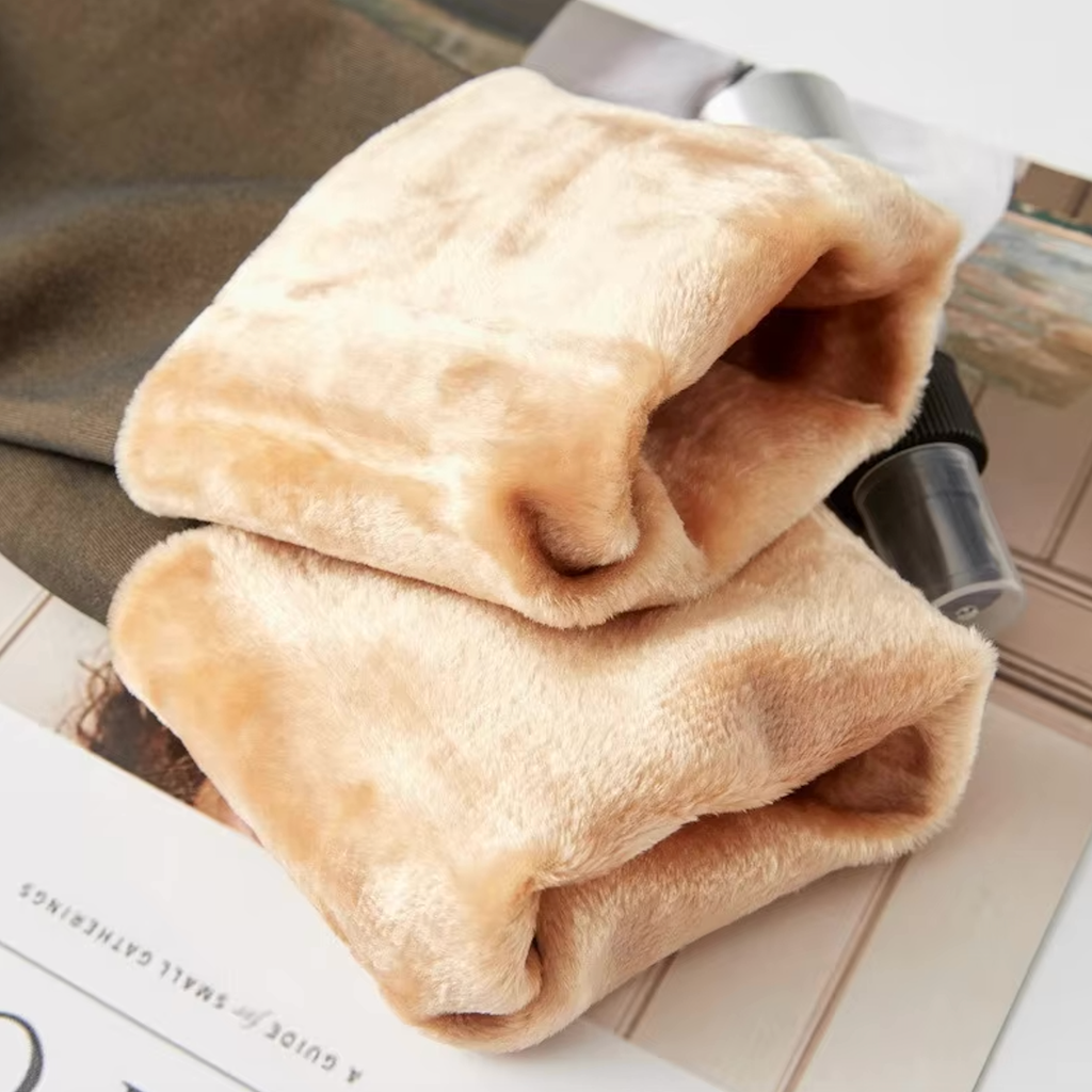 Den gjennomsiktige fleece-strømpen 