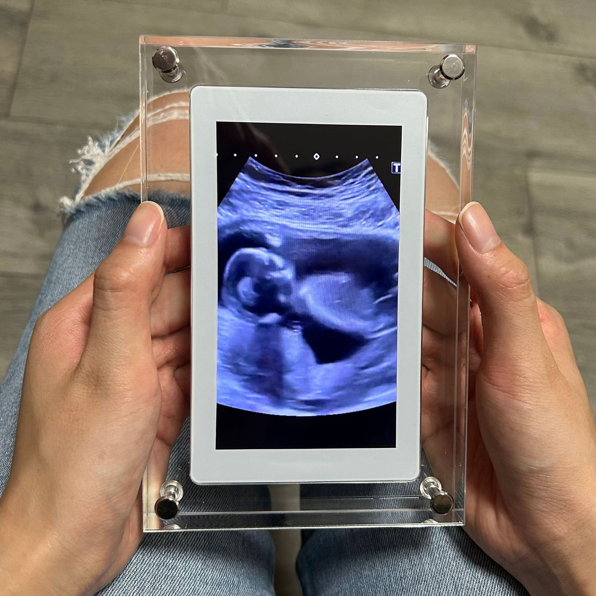 Světelný digitální rám pro nezapomenutelné vzpomínky 