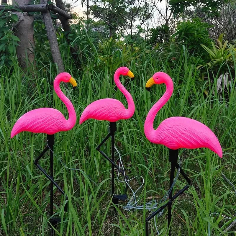 Flamingo Rosa solarlampa – Magisk trädgård på natten 