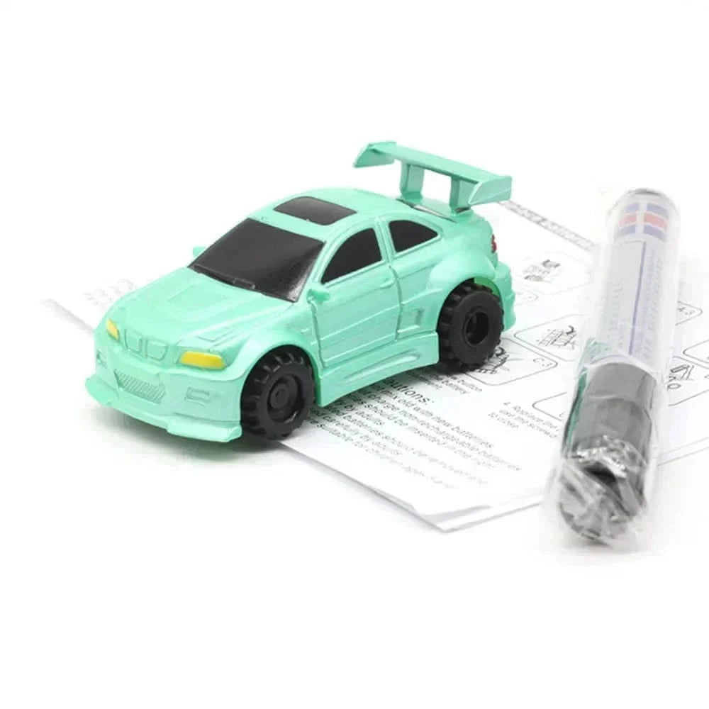 Den magiska bilen som följer dina teckningar som genom magi 