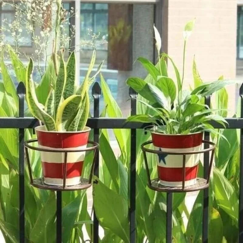 Opgehangen steun voor bloempotten 