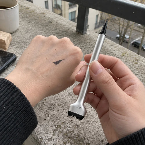 Tampon Eyeliner Symétrique — photo d'un client 2